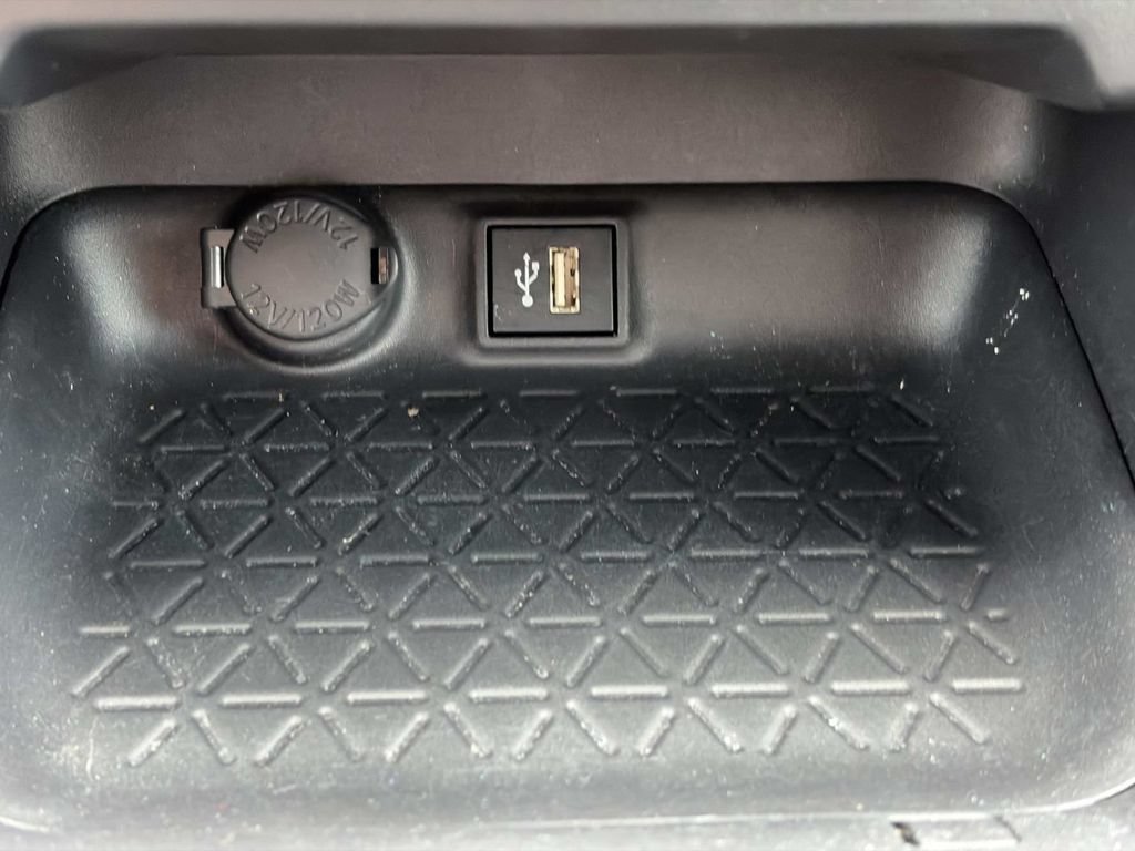 Used 2024 Toyota RAV4 SE AWD/4WD image 31