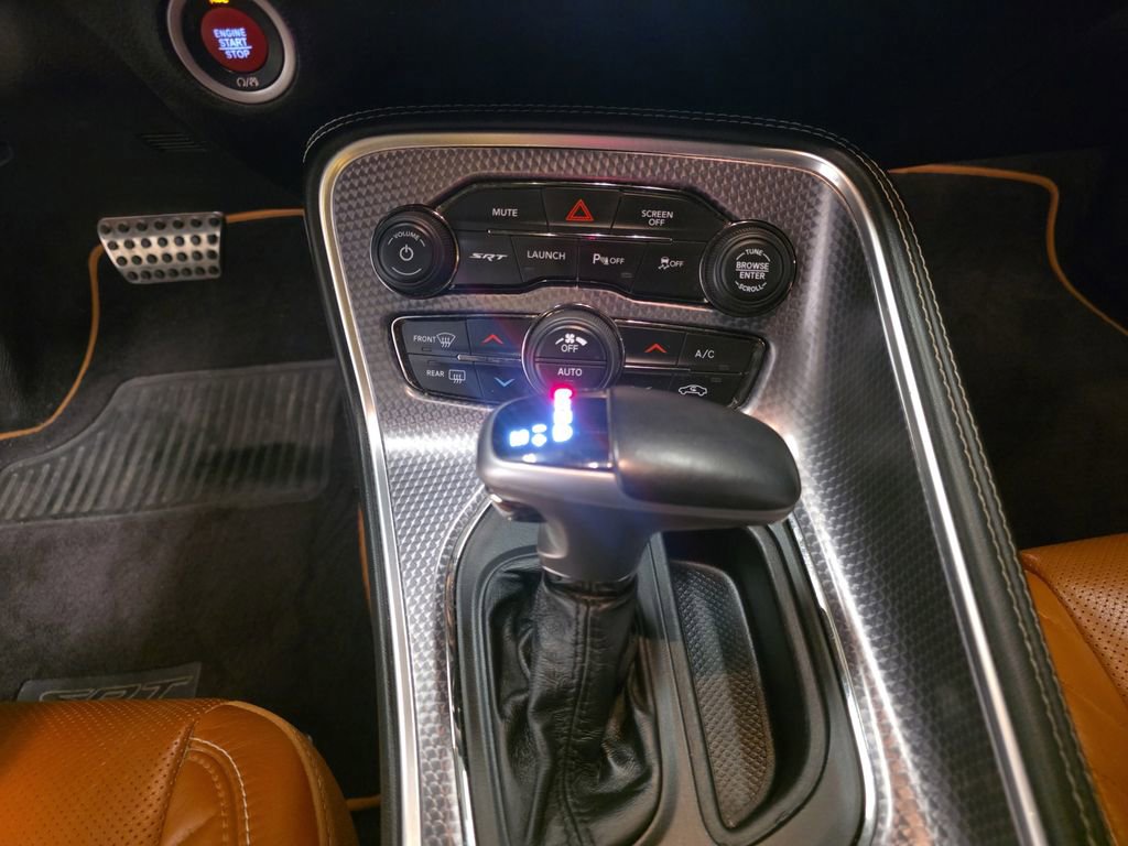 Used 2018 Dodge Challenger SRT Hellcat RWD image 31