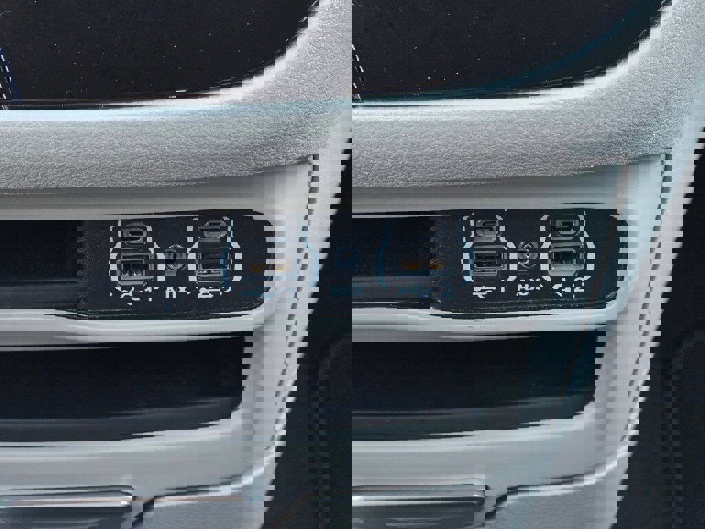 Used 2024 Chrysler Pacifica Touring-L image 15