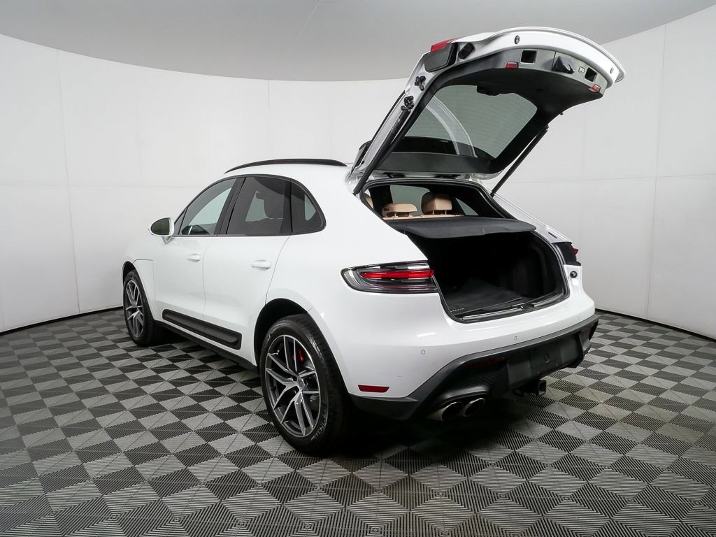 Certified 2022 Porsche Macan S AWD/4WD image 34