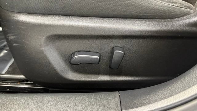 Used 2025 Nissan Altima 2.5 SV FWD image 12