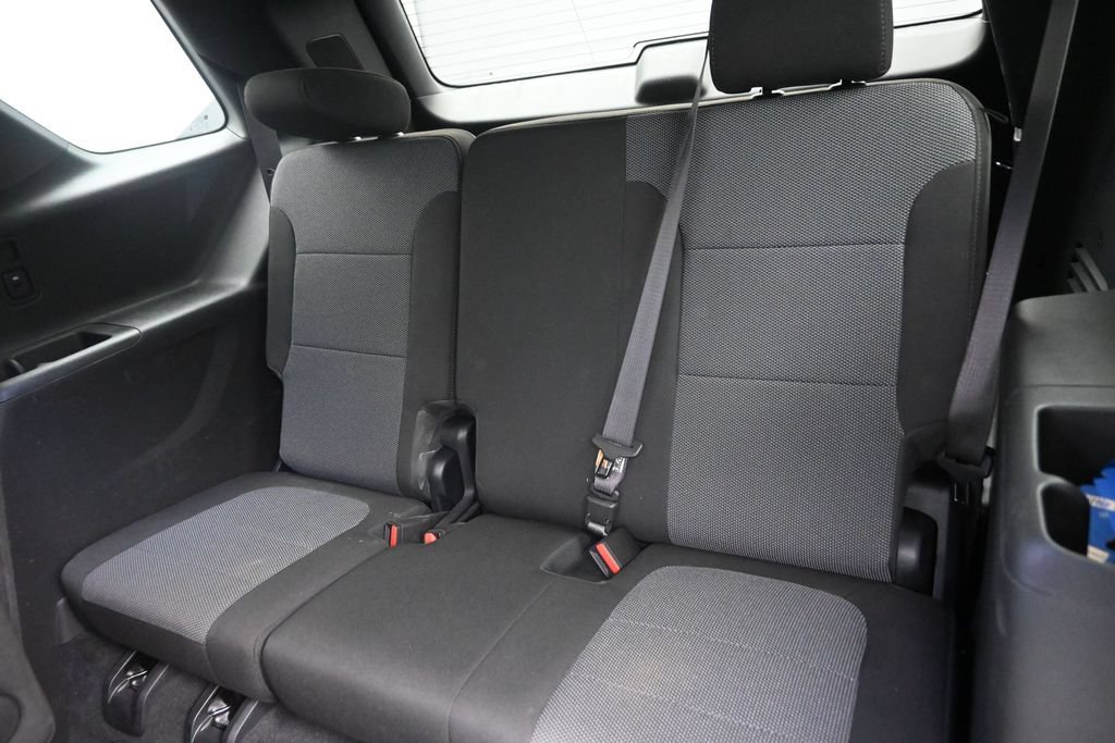 Used 2023 Chevrolet Traverse LT FWD image 15