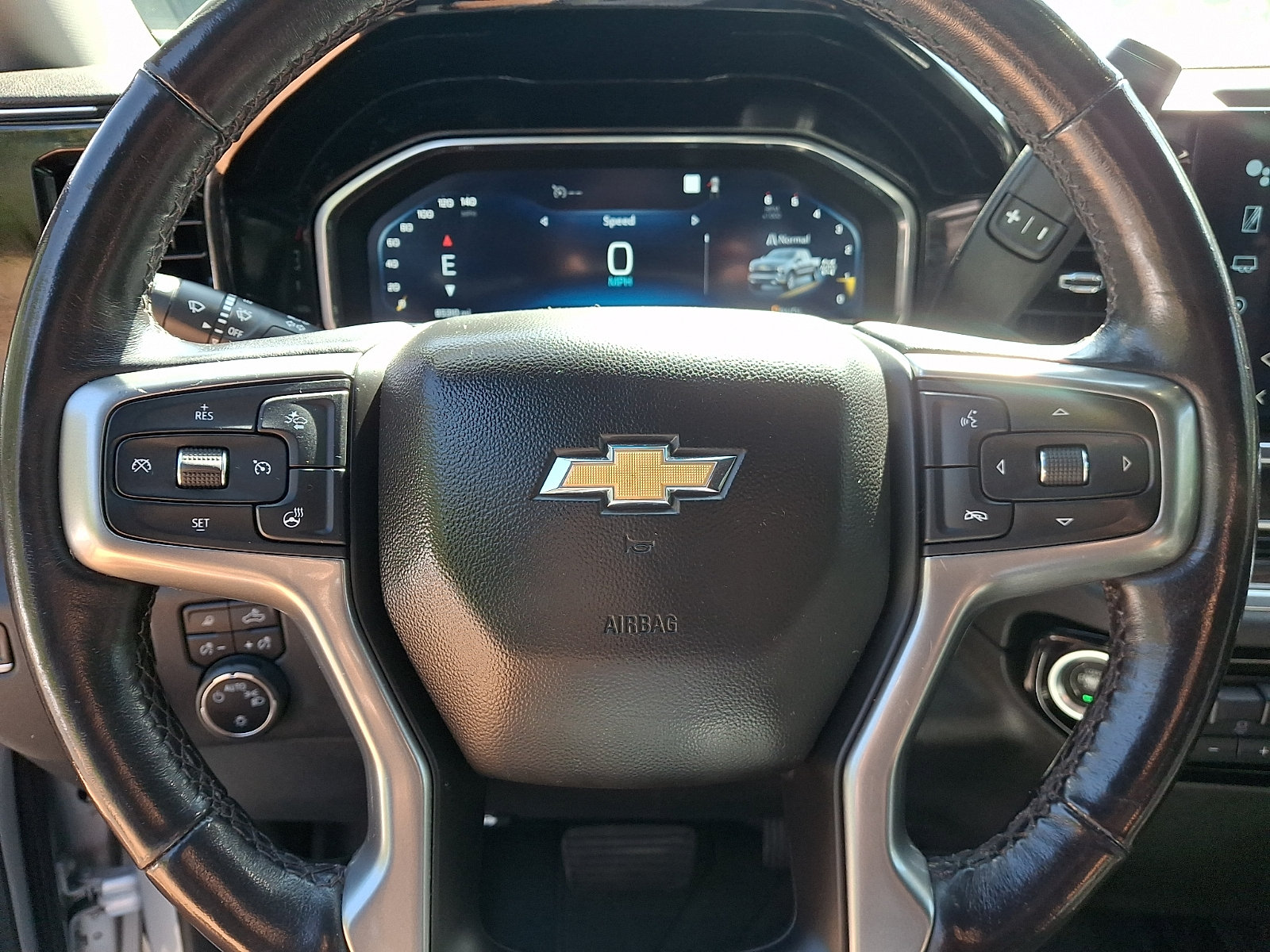 Used 2022 Chevrolet Silverado 1500 LT w/ Safety Package AWD/4WD image 25