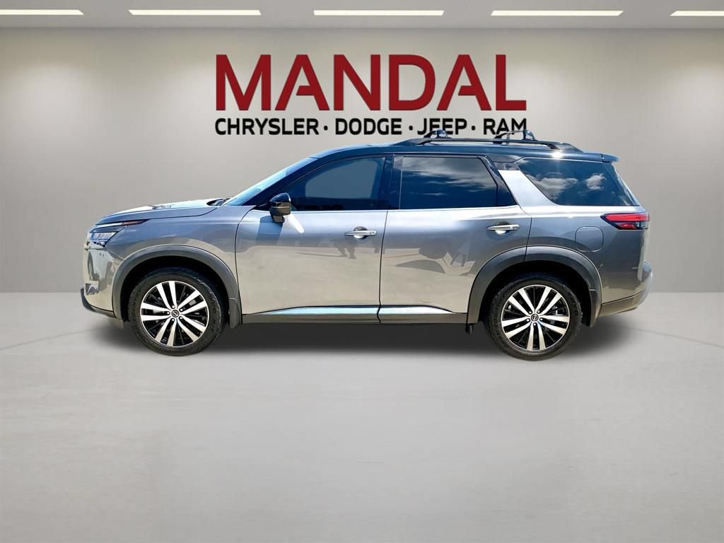 Used 2023 Nissan Pathfinder Platinum w/ Cargo Package FWD image 8