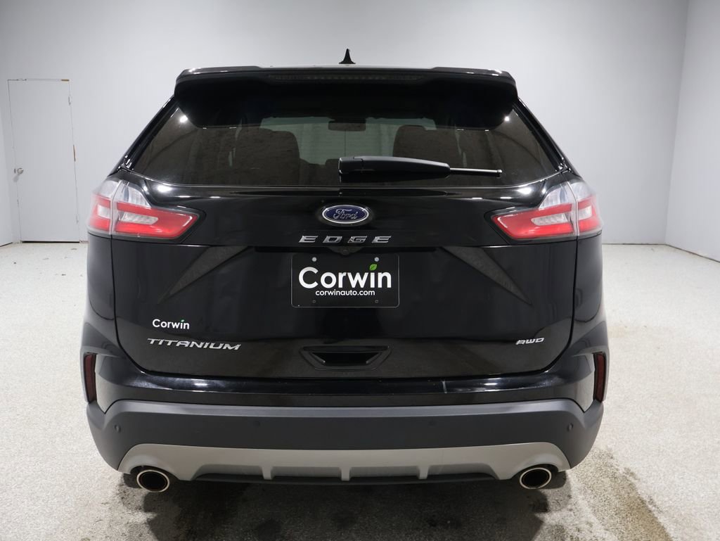 Used 2024 Ford Edge Titanium image 3