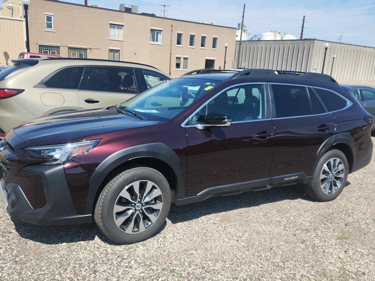 Used 2025 Subaru Outback Limited w/ Tech Package 3 AWD/4WD image 7