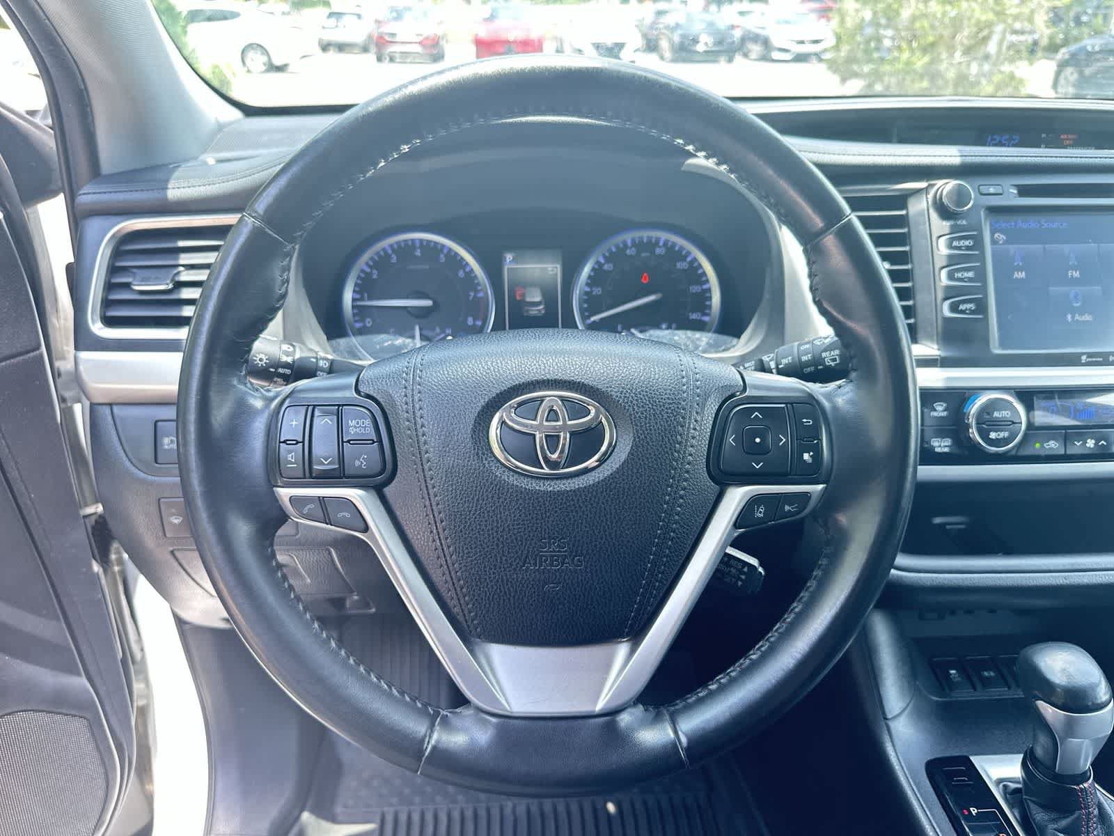 Used 2019 Toyota Highlander SE AWD/4WD image 17