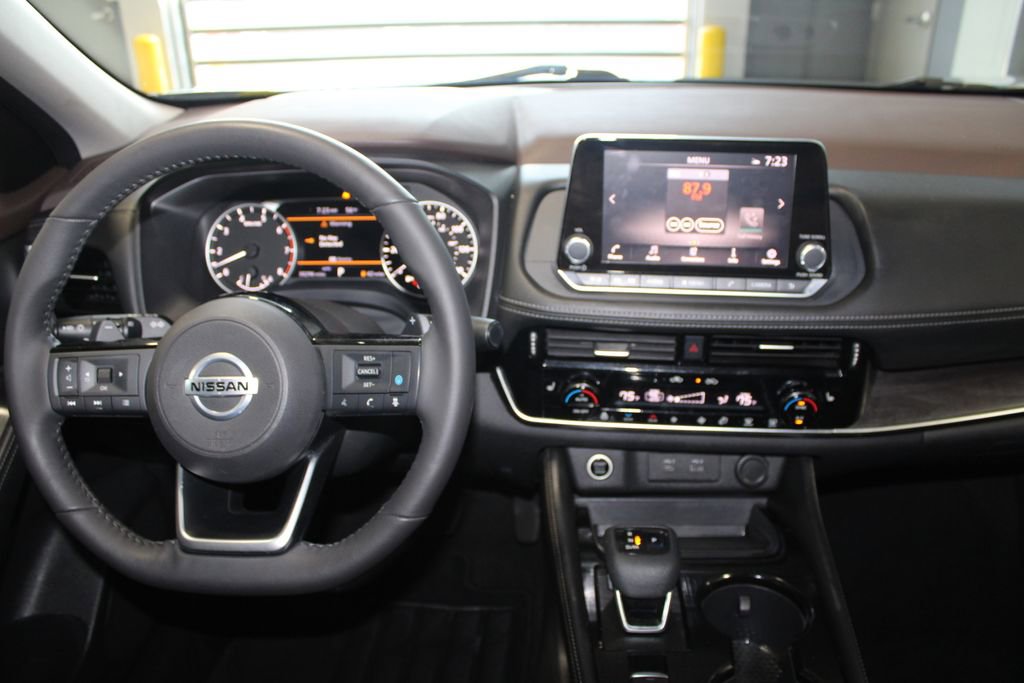 Used 2021 Nissan Rogue SL image 25