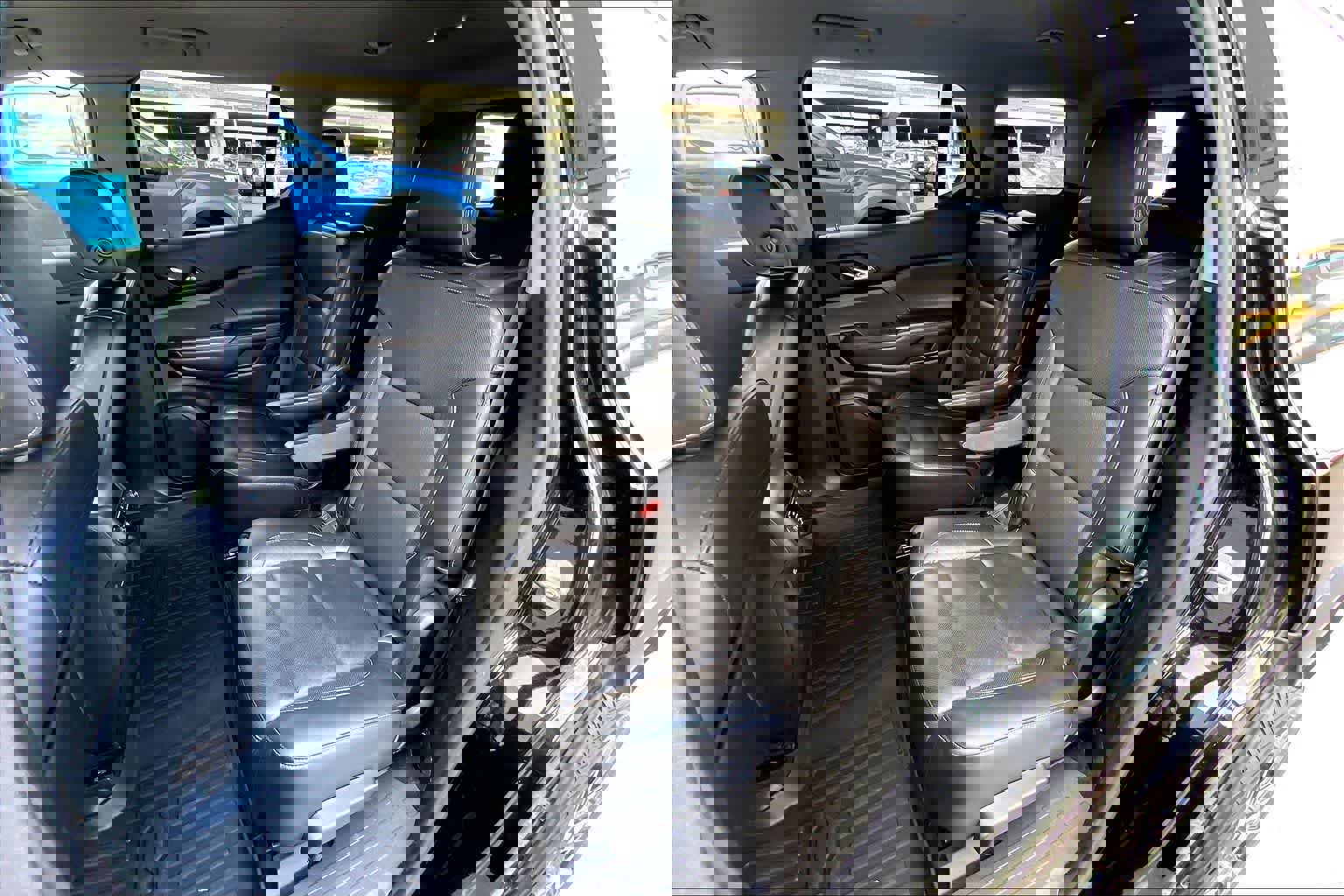 Used 2019 GMC Acadia SLT w/ Black Edition FWD image 30