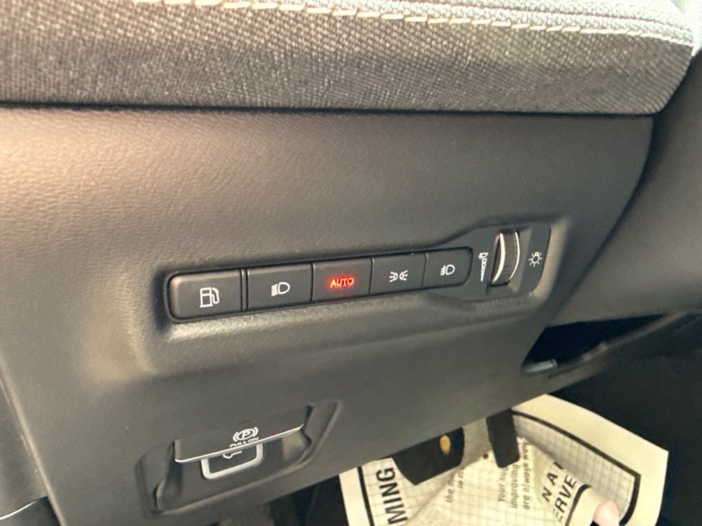 Used 2026 Jeep Cherokee Laredo AWD/4WD image 20