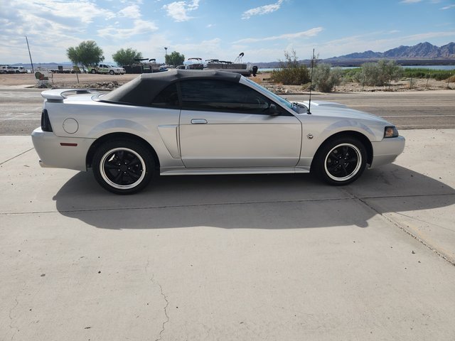 Used 2004 Ford Mustang GT image 4