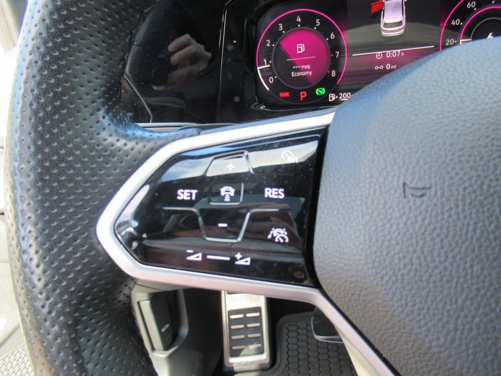 Used 2022 Volkswagen GTI SE FWD image 20