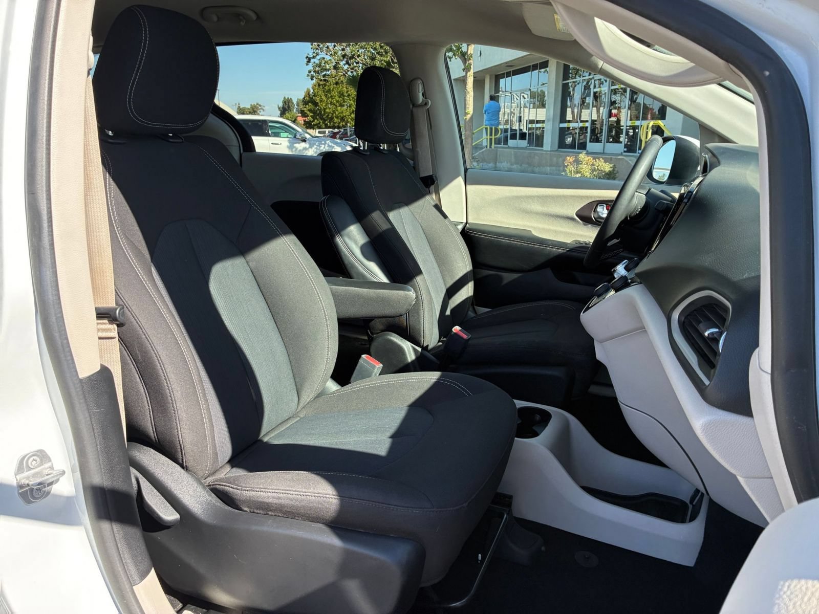 Used 2023 Chrysler Voyager LX FWD image 36