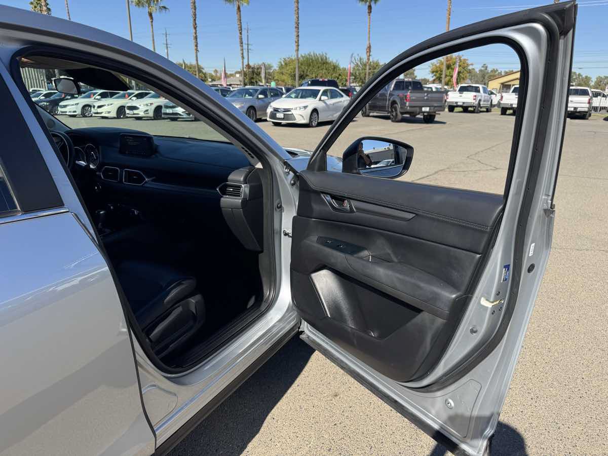 Used 2018 MAZDA CX-5 Touring AWD/4WD image 16