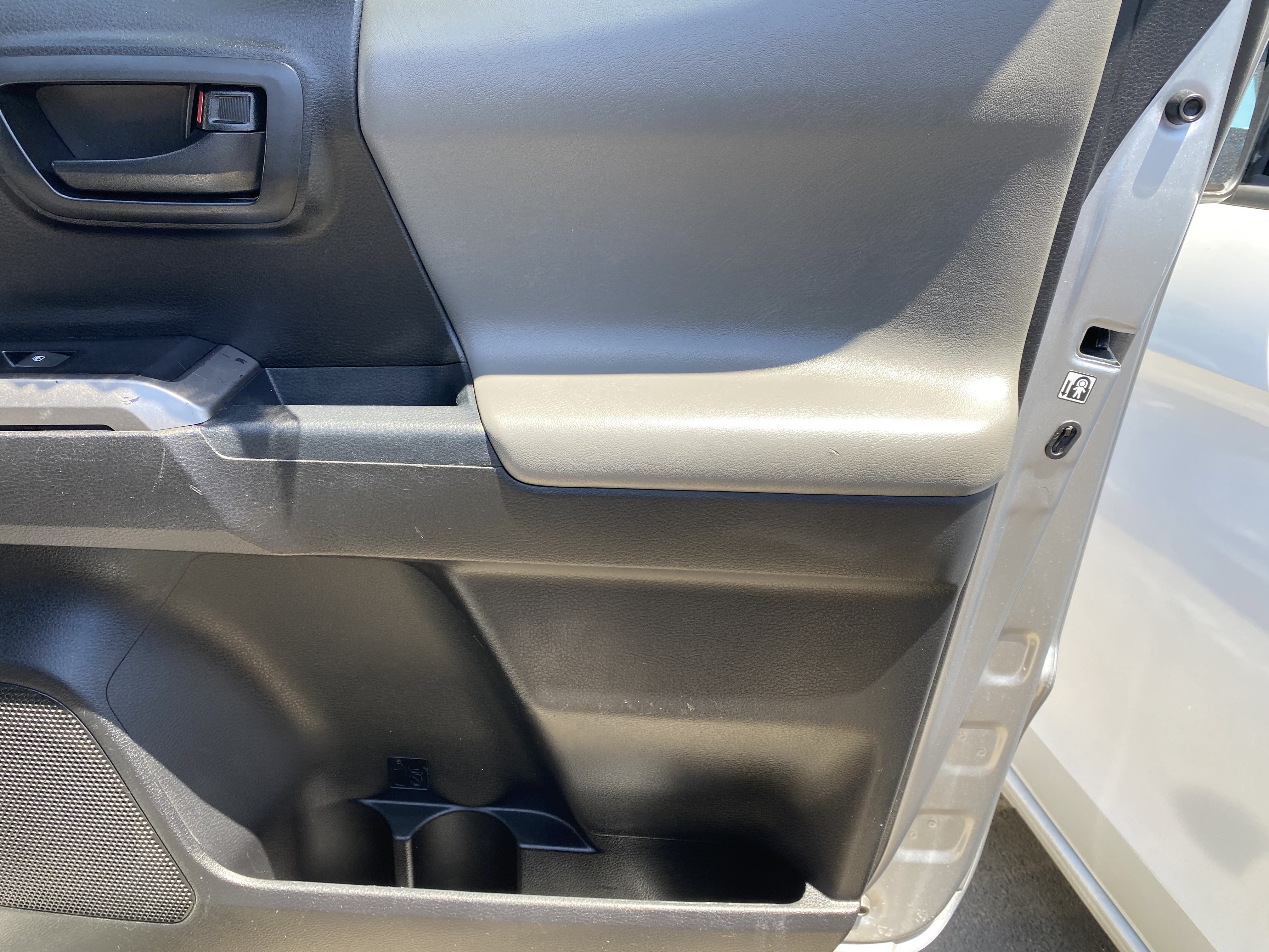 Used 2019 Toyota Tacoma SR5 RWD image 15