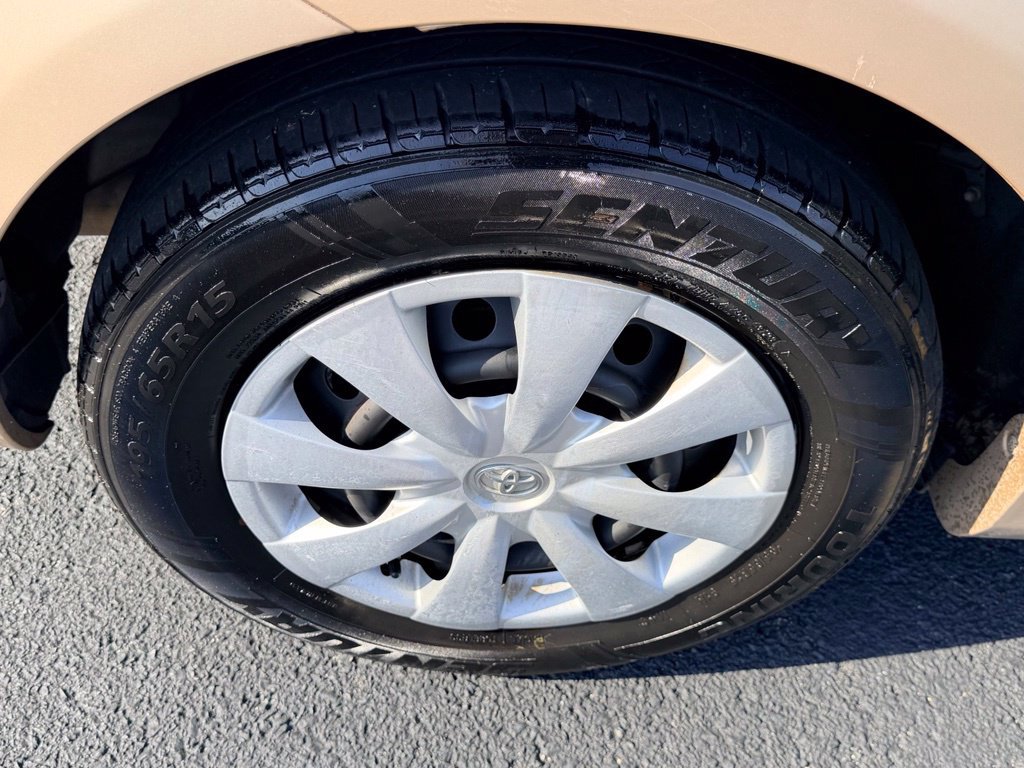 Used 2011 Toyota Corolla LE FWD image 29