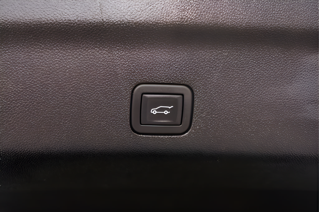 Used 2023 Chevrolet Suburban Premier AWD/4WD image 42