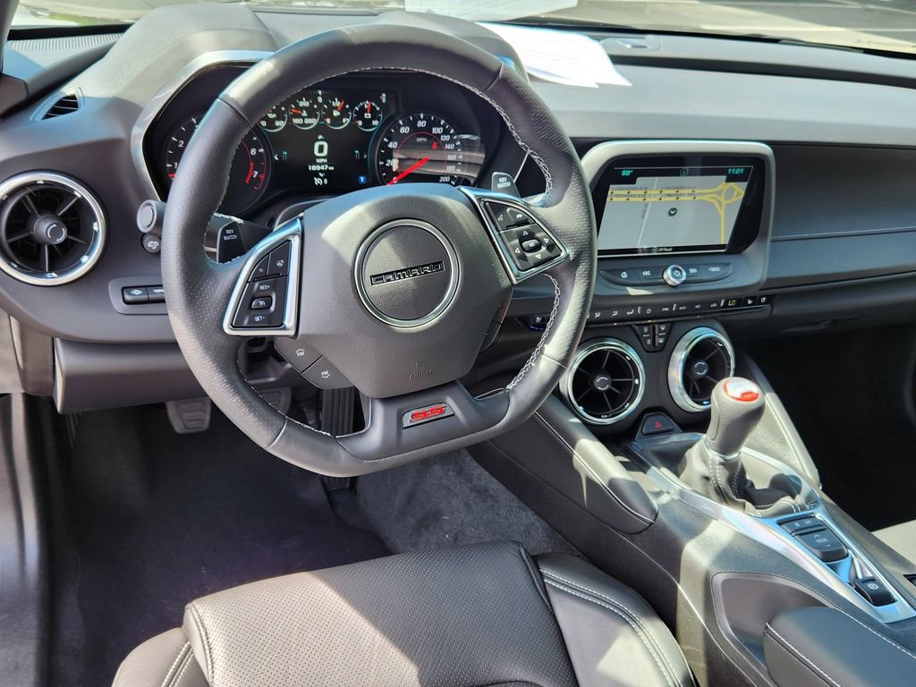 Used 2016 Chevrolet Camaro SS RWD image 9