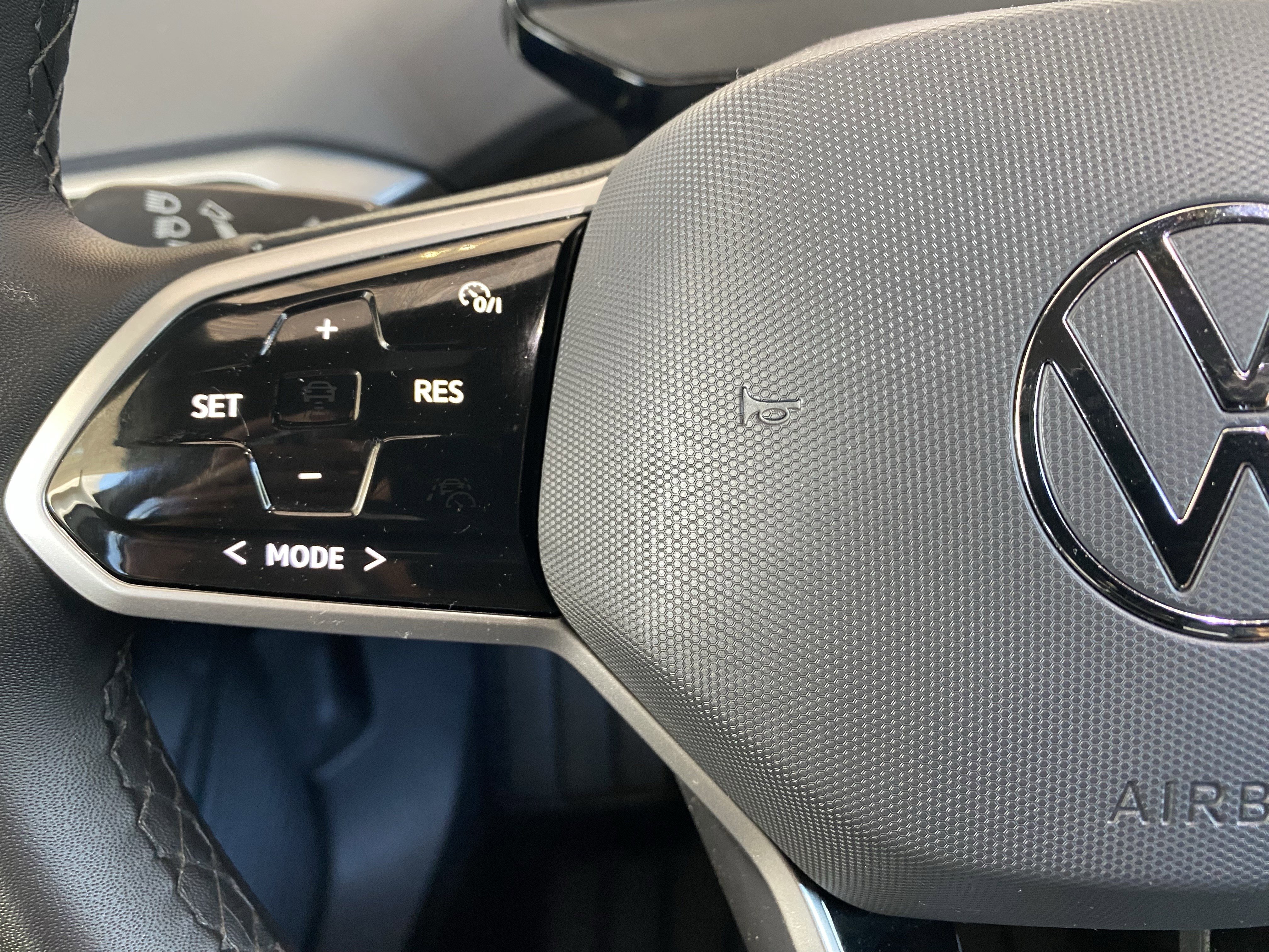Used 2023 Volkswagen ID.4 Pro S AWD/4WD image 6