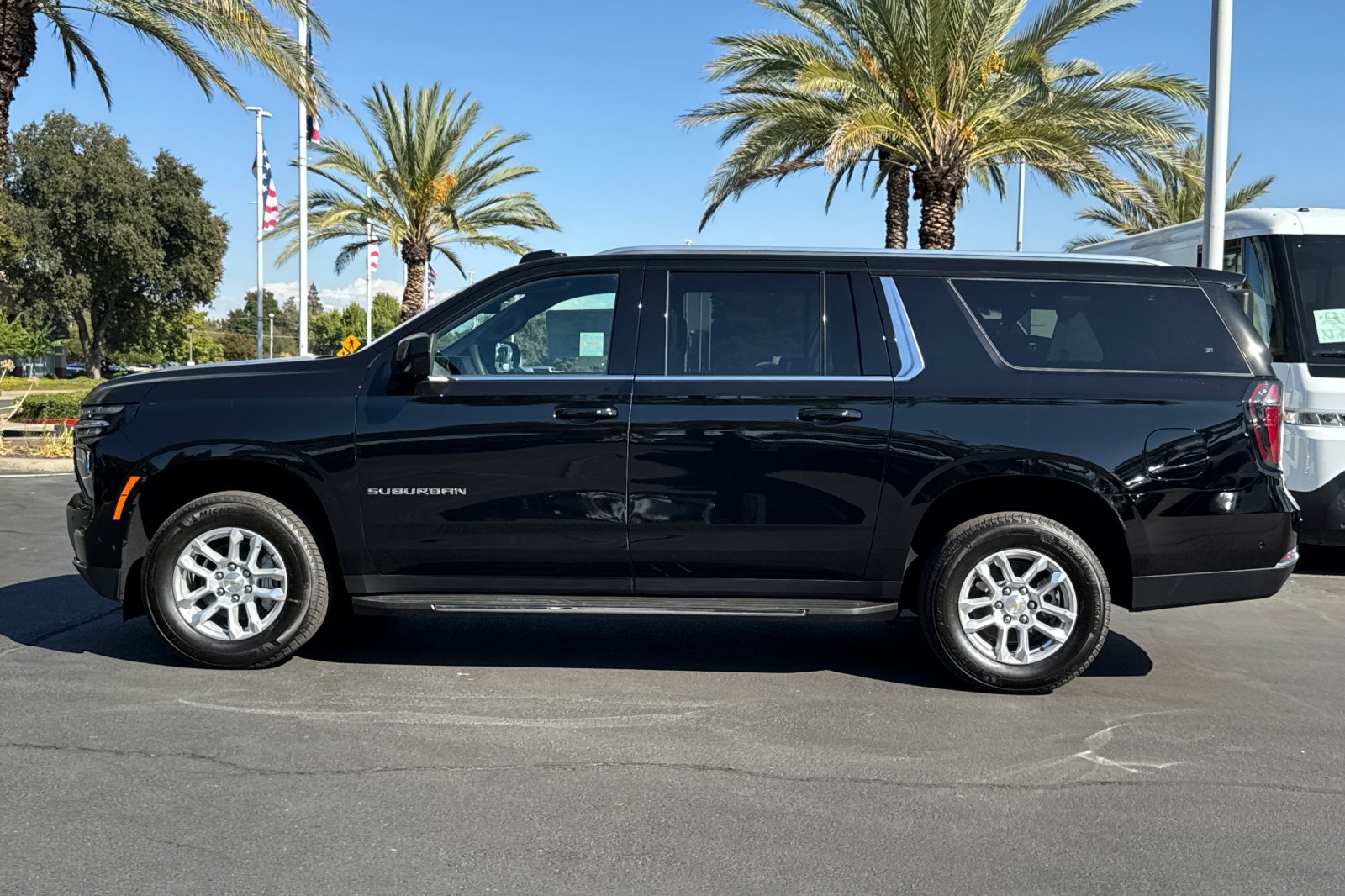 New 2026 Chevrolet Suburban LS w/ Max Trailering Package RWD image 6
