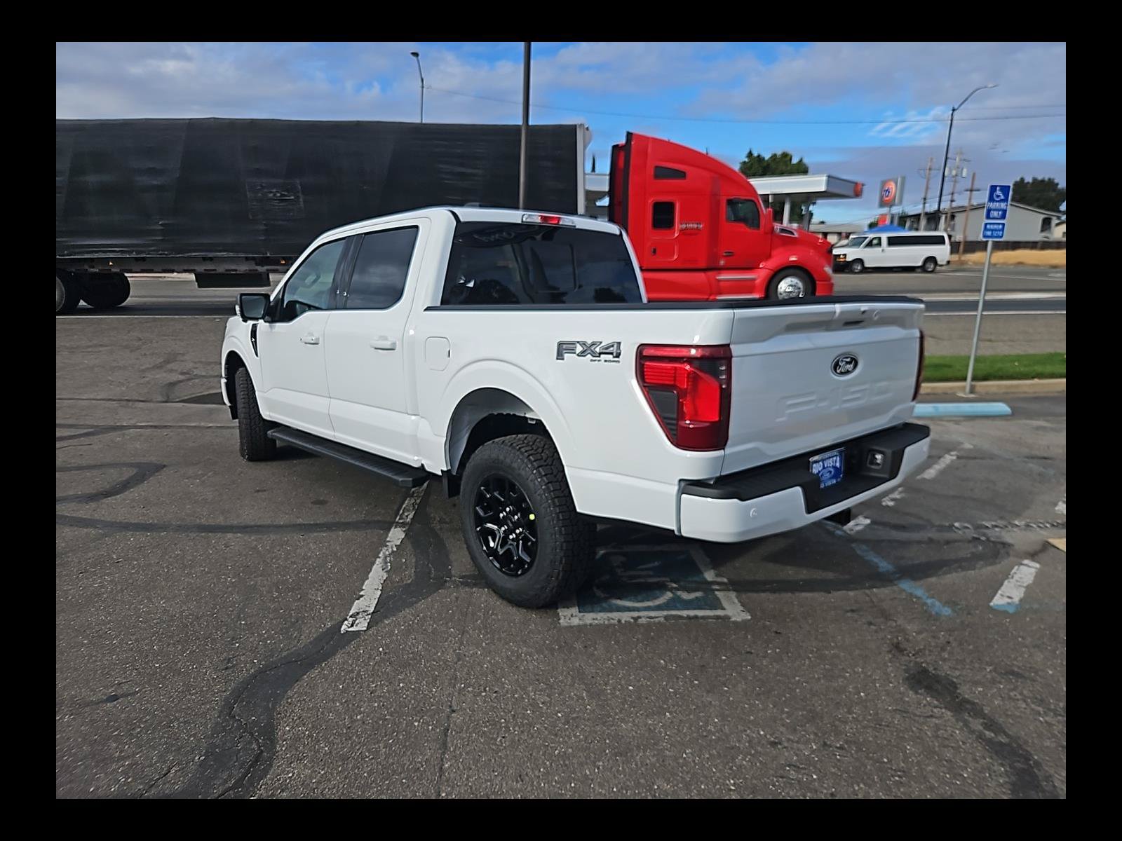 New 2026 Ford F150 XLT w/ Equipment Group 302A MID AWD/4WD image 4