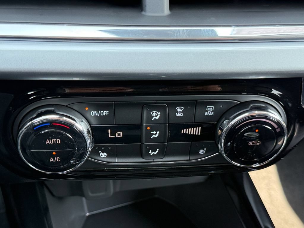 New 2026 Chevrolet Trax LT w/ Driver Confidence Package FWD image 16