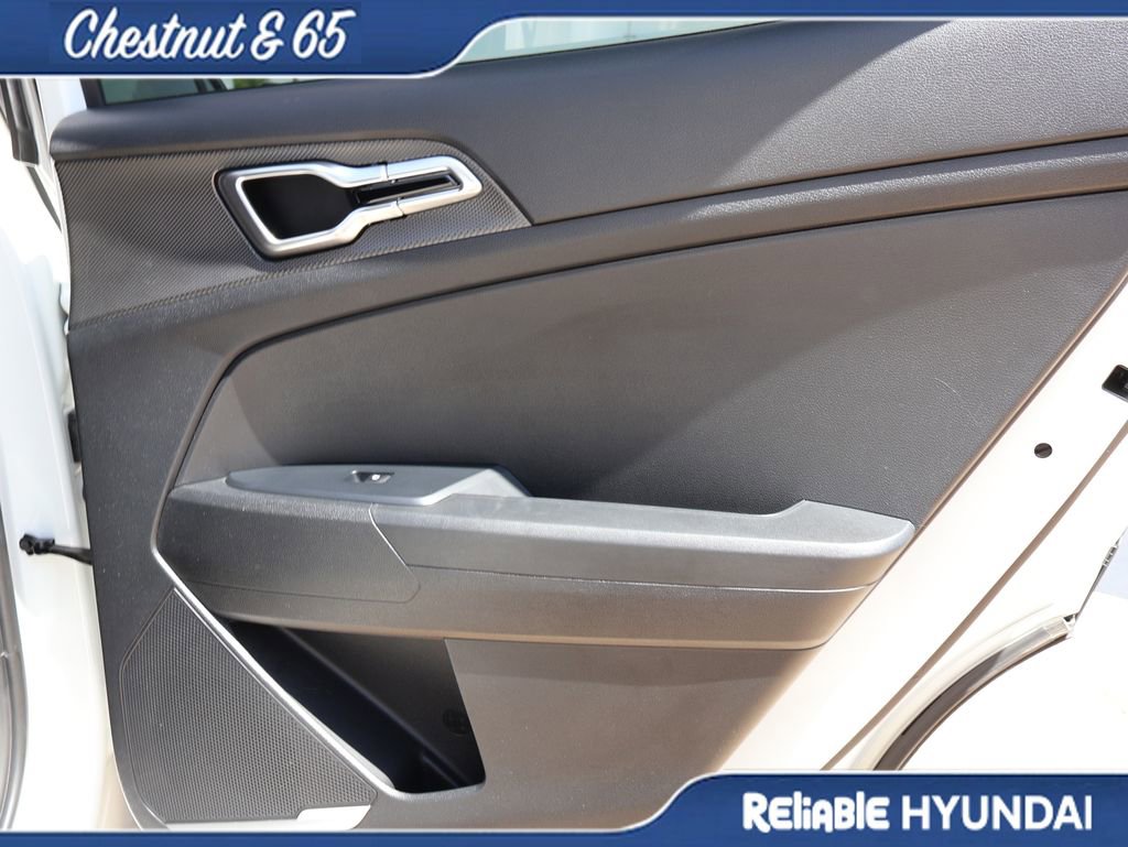 Used 2023 Kia Sportage LX FWD image 12