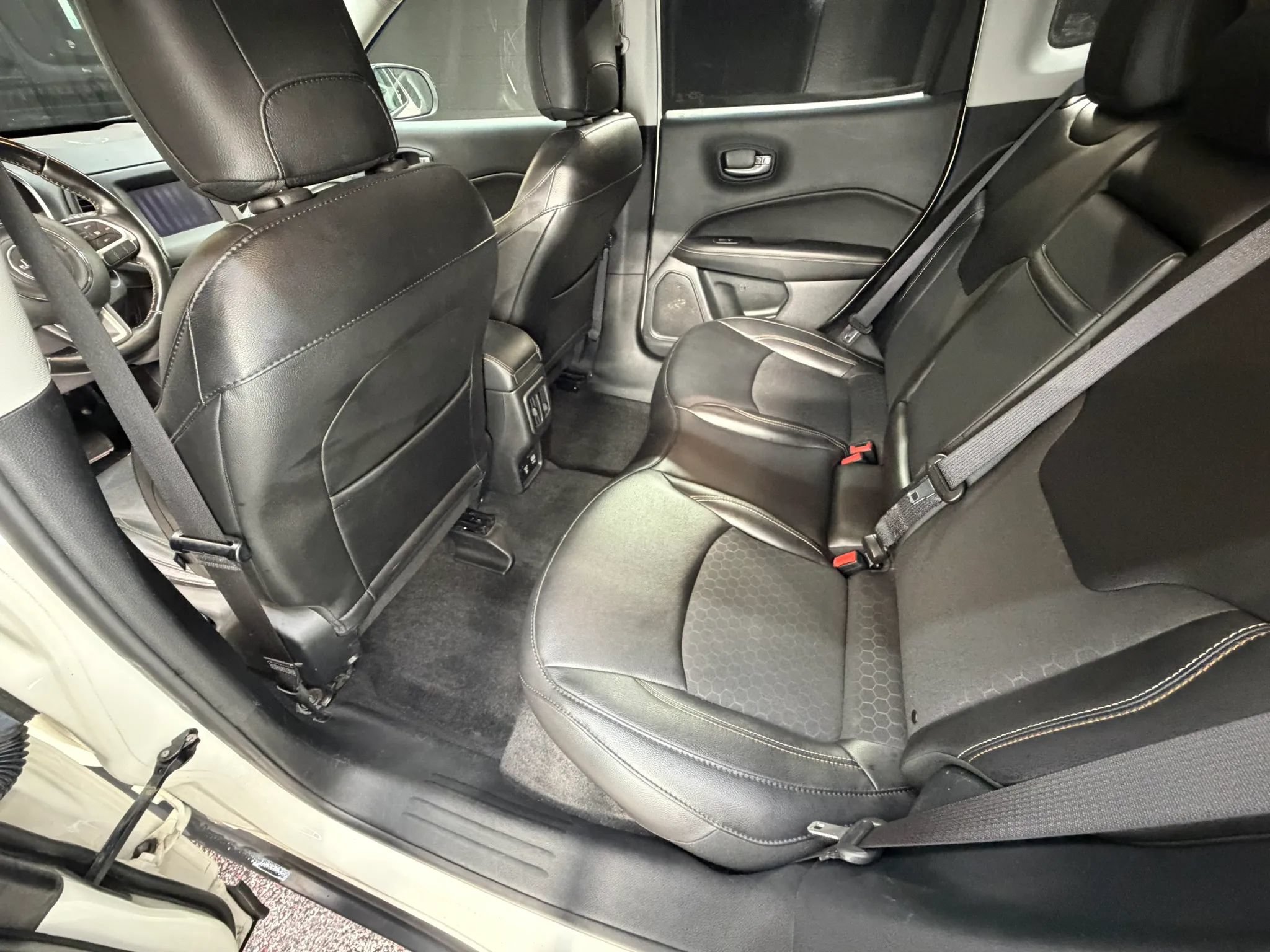 Used 2019 Jeep Compass Latitude w/ Cold Weather Group AWD/4WD image 26