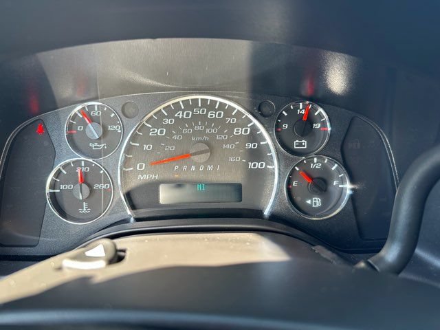 Used 2025 Chevrolet Express 3500 LT w/ LT Preferred Equipment Group RWD image 12