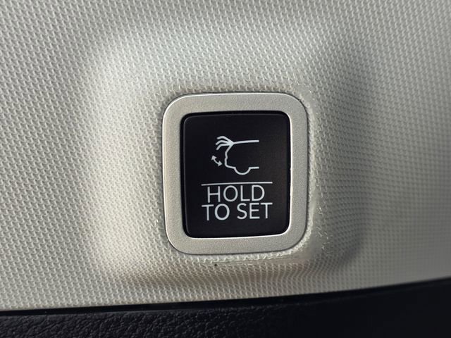 Used 2023 Jeep Grand Cherokee Limited image 43