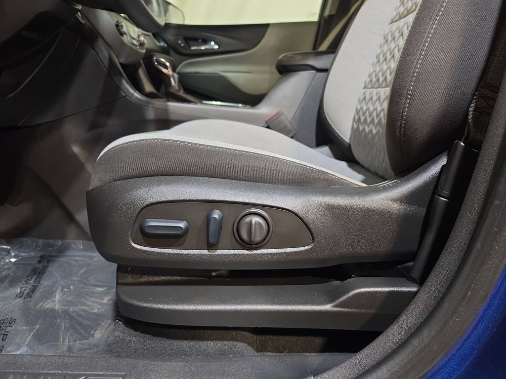 Used 2023 Chevrolet Equinox LS AWD/4WD image 14