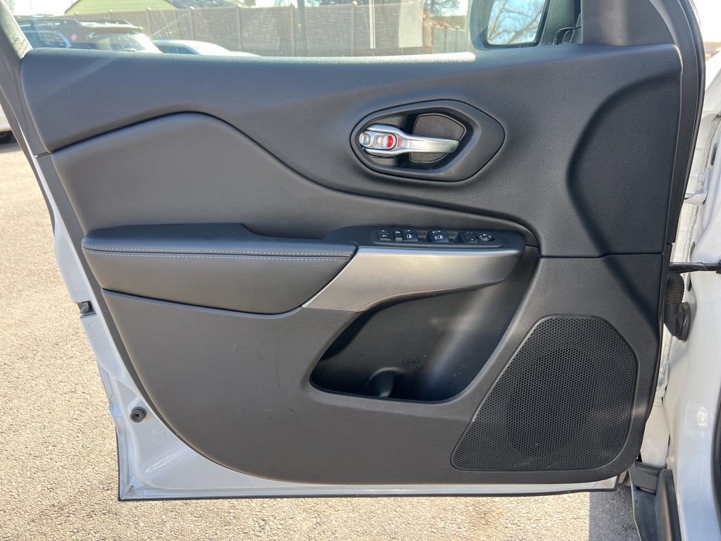 Used 2021 Jeep Cherokee Latitude Plus image 9