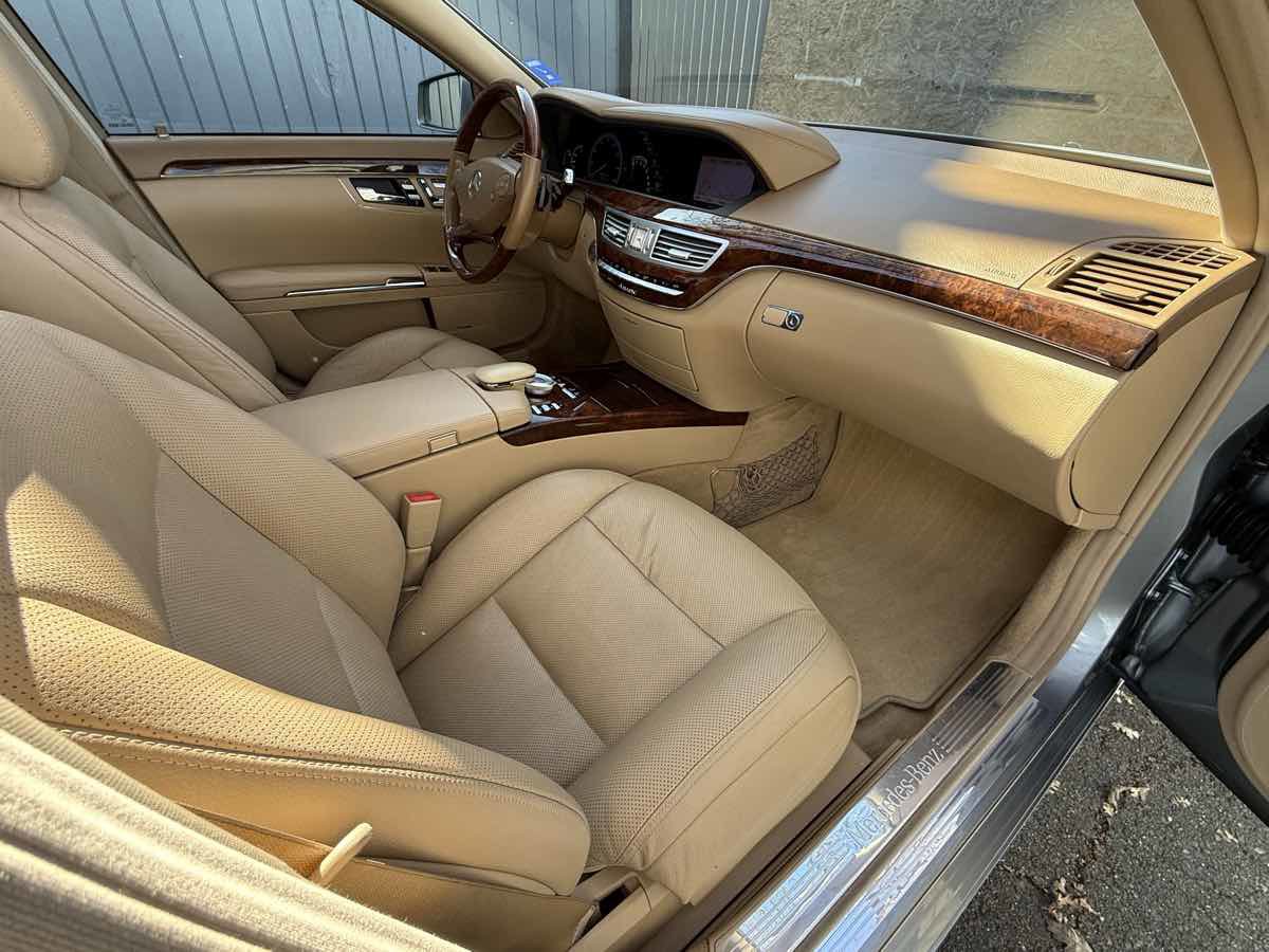 Used 2012 Mercedes-Benz S 550 4MATIC Sedan image 13