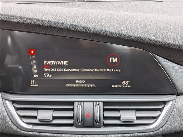 Used 2017 Alfa Romeo Giulia image 11