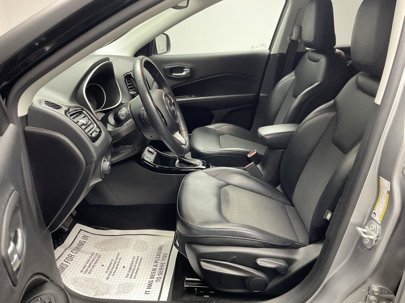 Used 2019 Jeep Compass Latitude FWD image 12