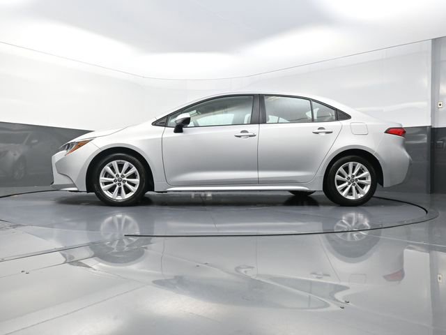 Used 2024 Toyota Corolla LE w/ LE Premium Package FWD image 42