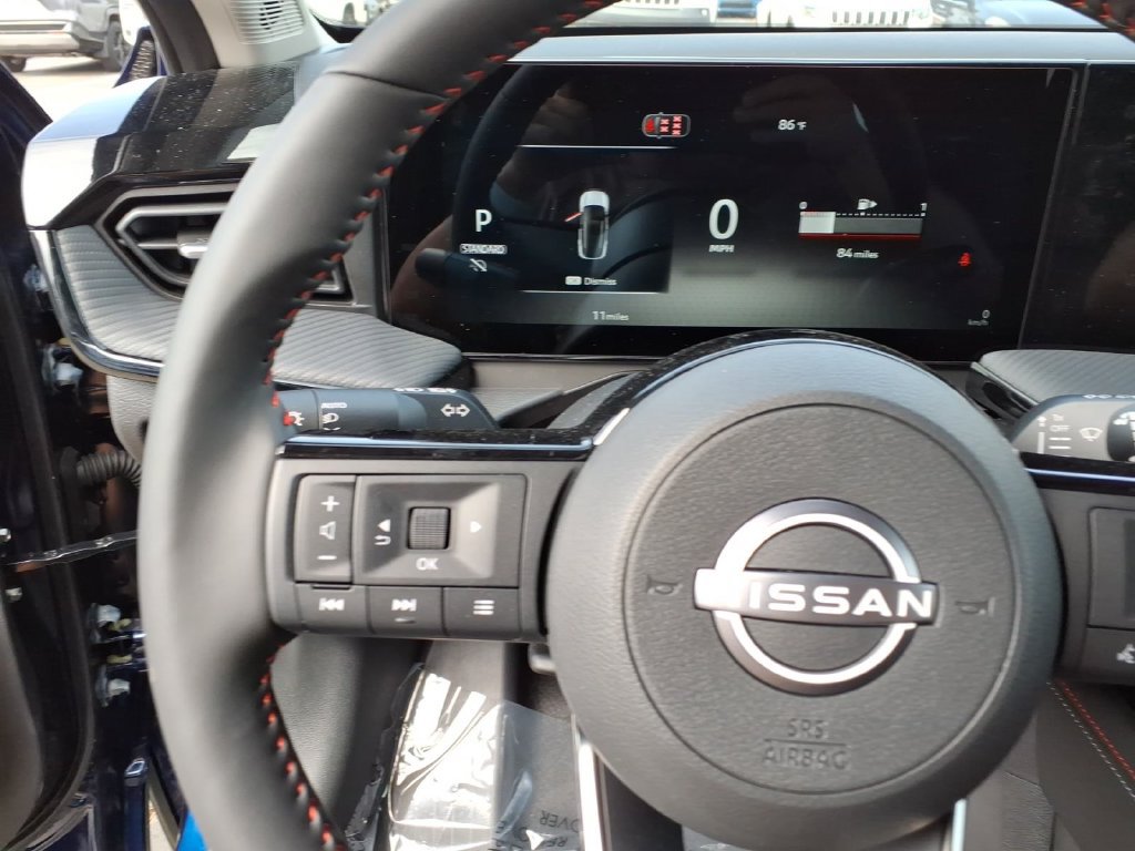 New 2027 Nissan Kicks SR w/ Cold Weather Package FWD image 25