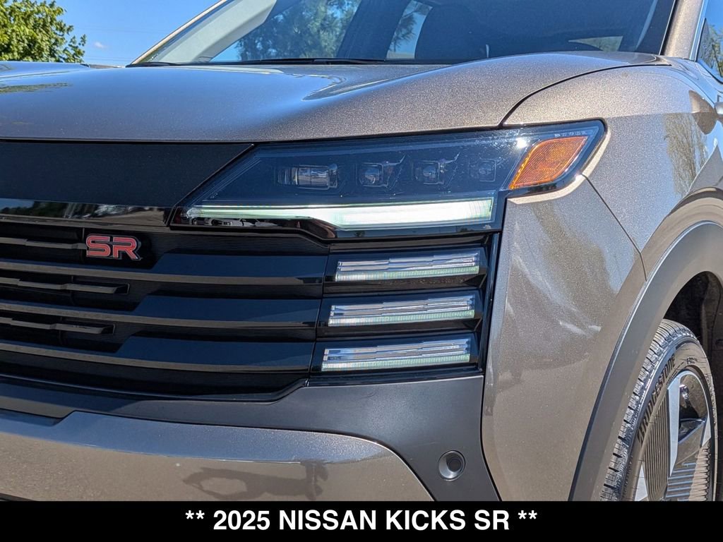 Used 2025 Nissan Kicks SR w/ SR Premium Package AWD/4WD image 17
