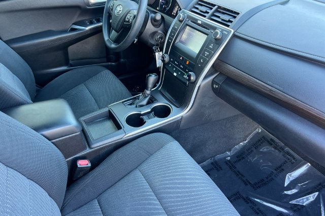 Used 2016 Toyota Camry LE FWD image 17