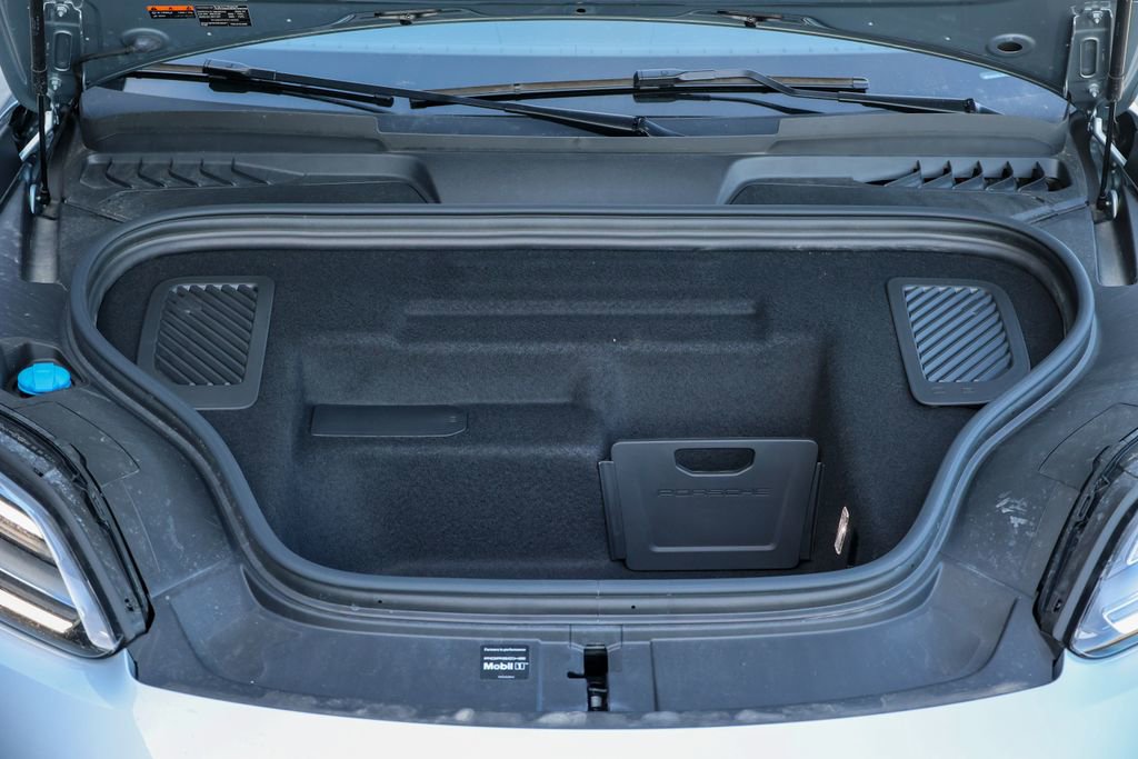 Certified 2025 Porsche Macan 4 Electric image 51