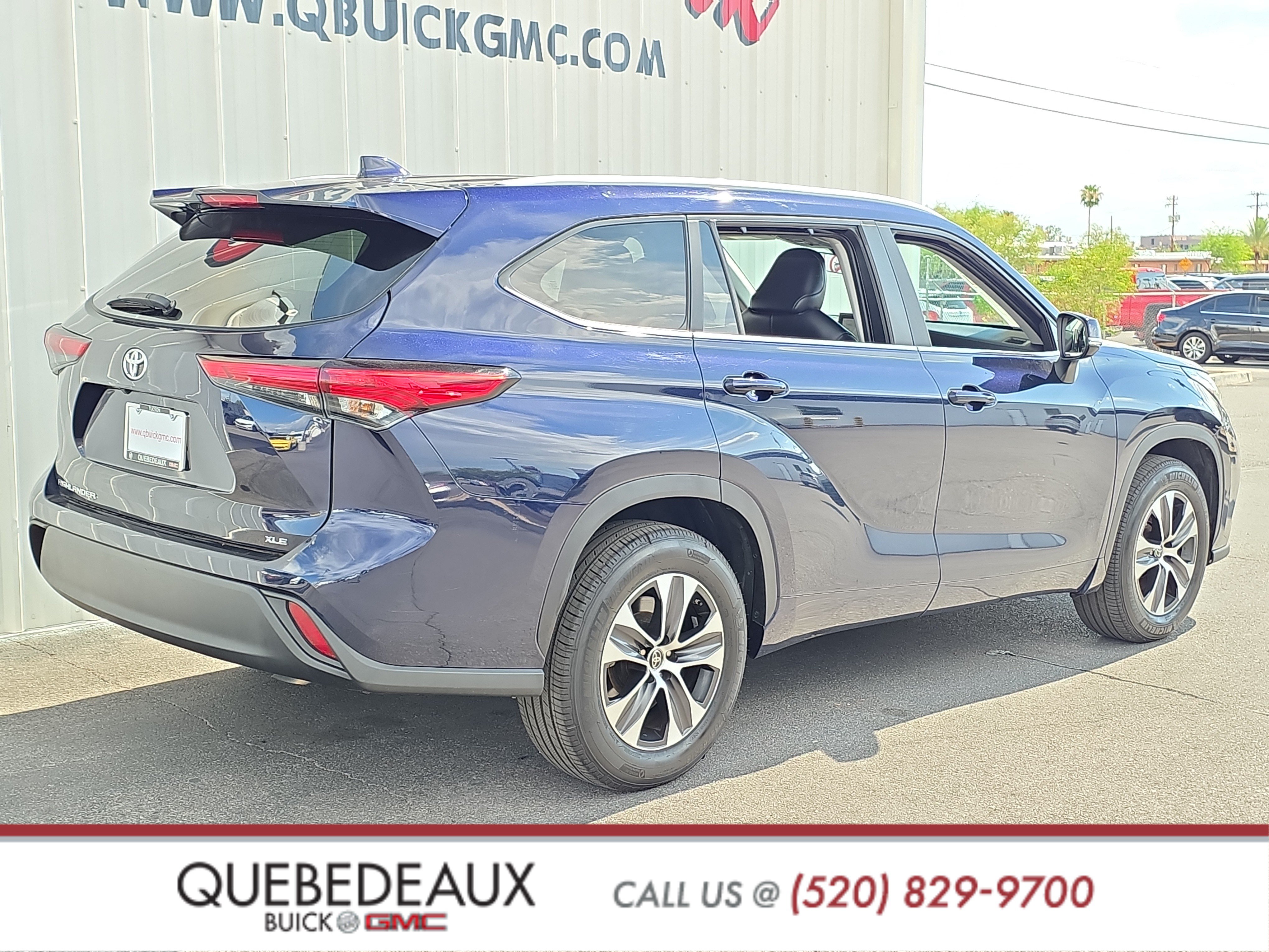 Used 2023 Toyota Highlander XLE FWD image 7