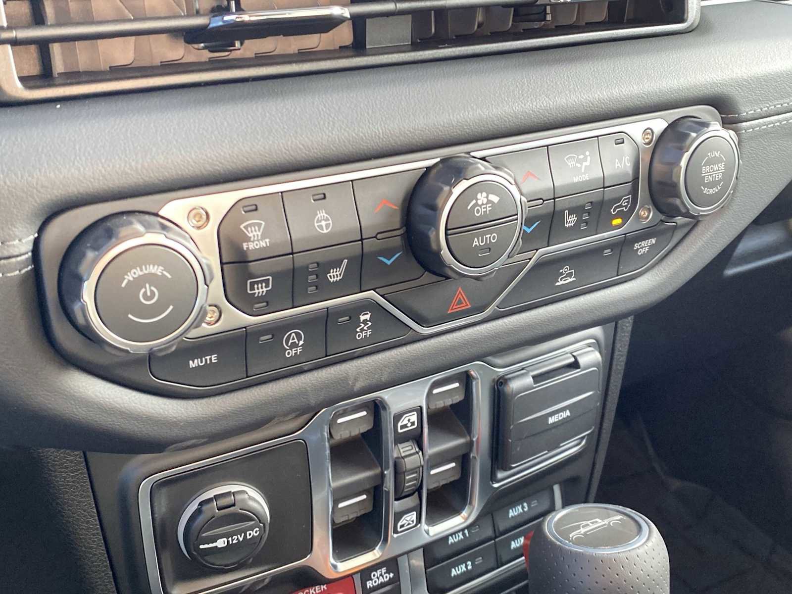 New 2026 Jeep Gladiator Mojave image 27