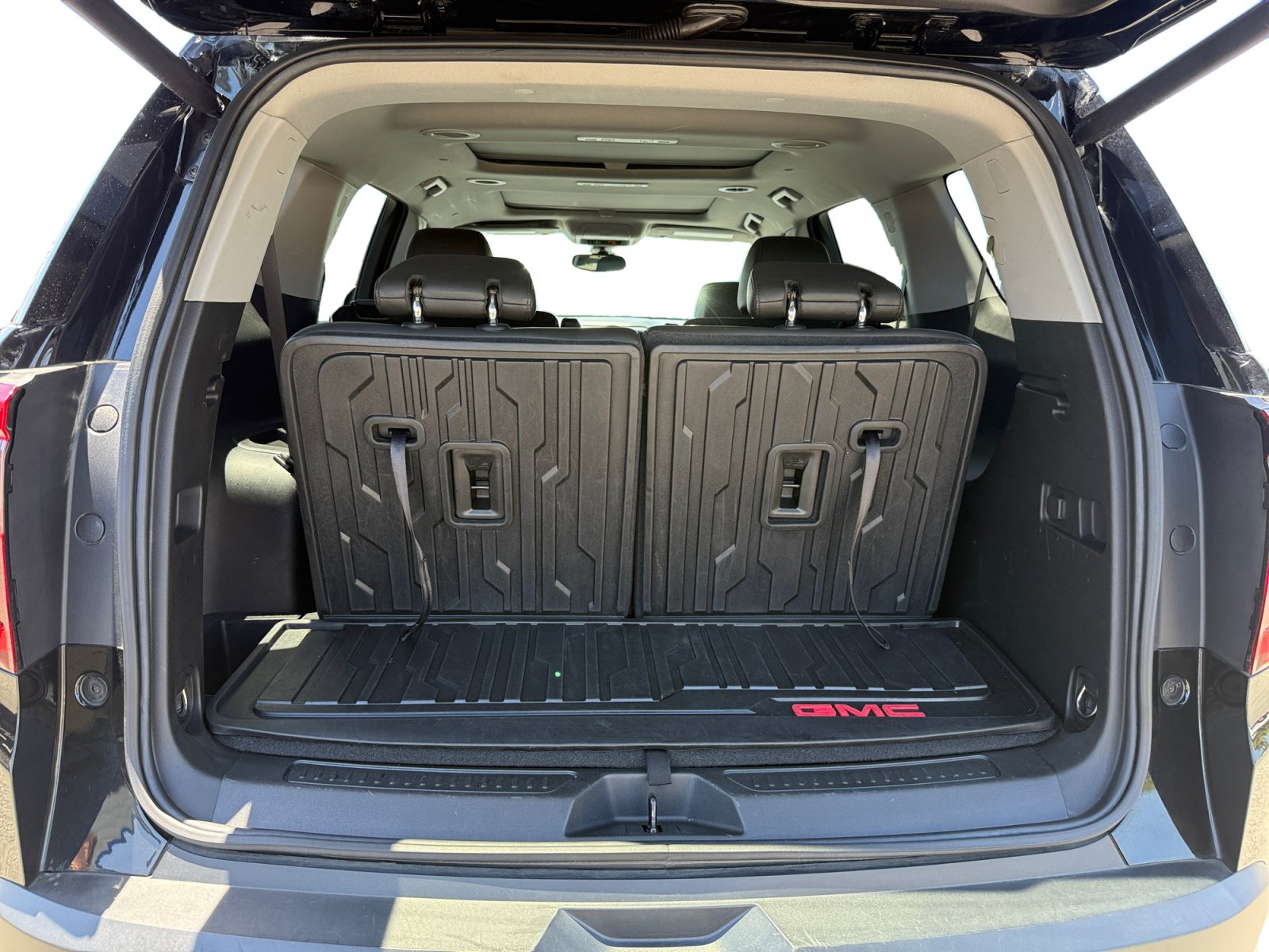 Used 2023 GMC Acadia AT4 w/ Technology Package AWD/4WD image 17