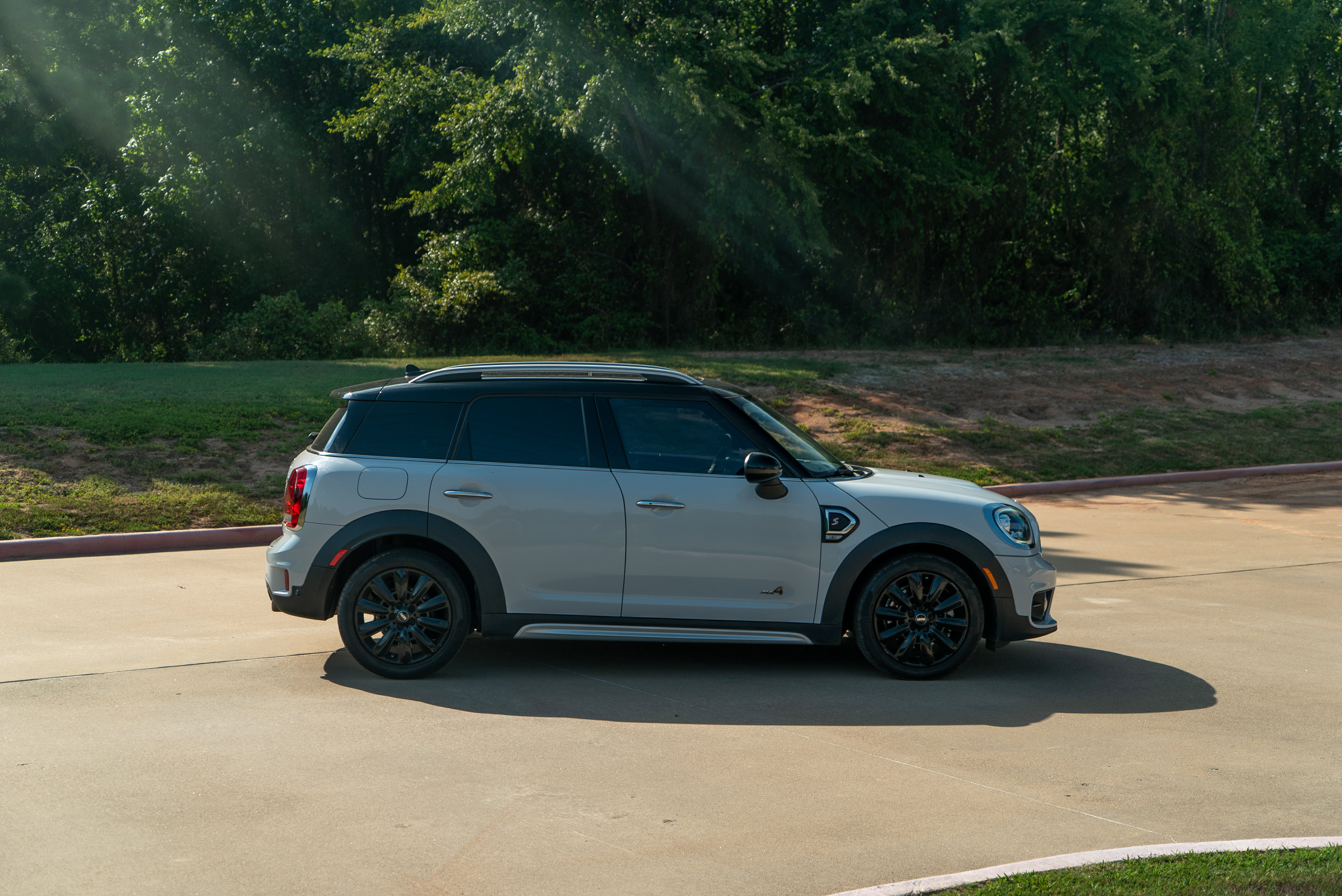 Used 2019 MINI Cooper Countryman S w/ Premium Package image 4