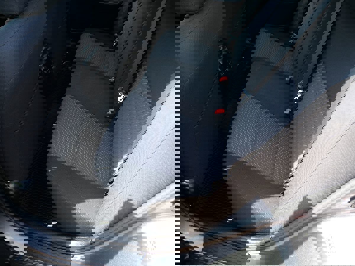 Used 2017 Toyota Camry LE image 19