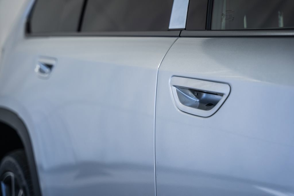 New 2026 Jeep Cherokee Overland image 17