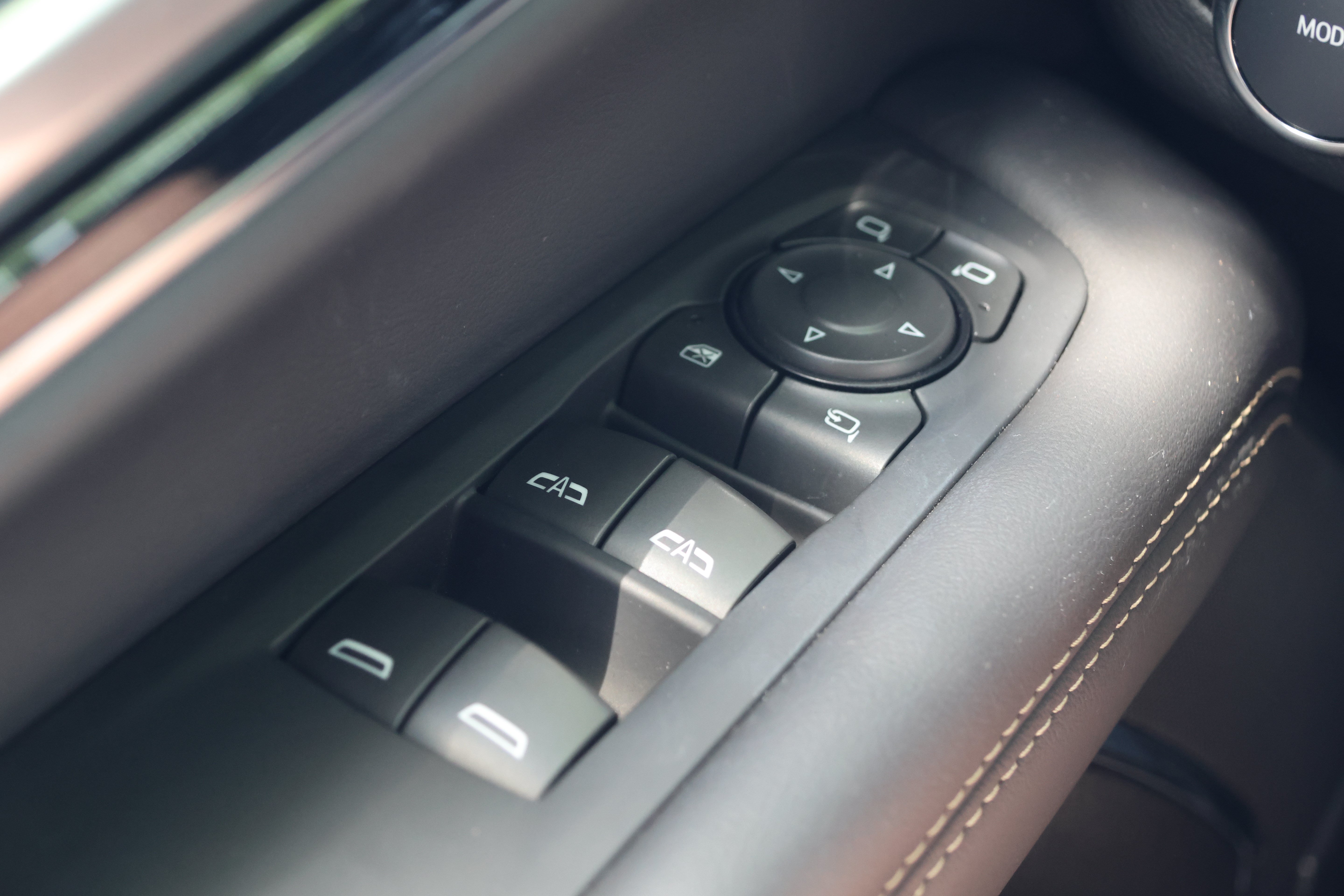 Used 2025 GMC Yukon Elevation AWD/4WD image 14