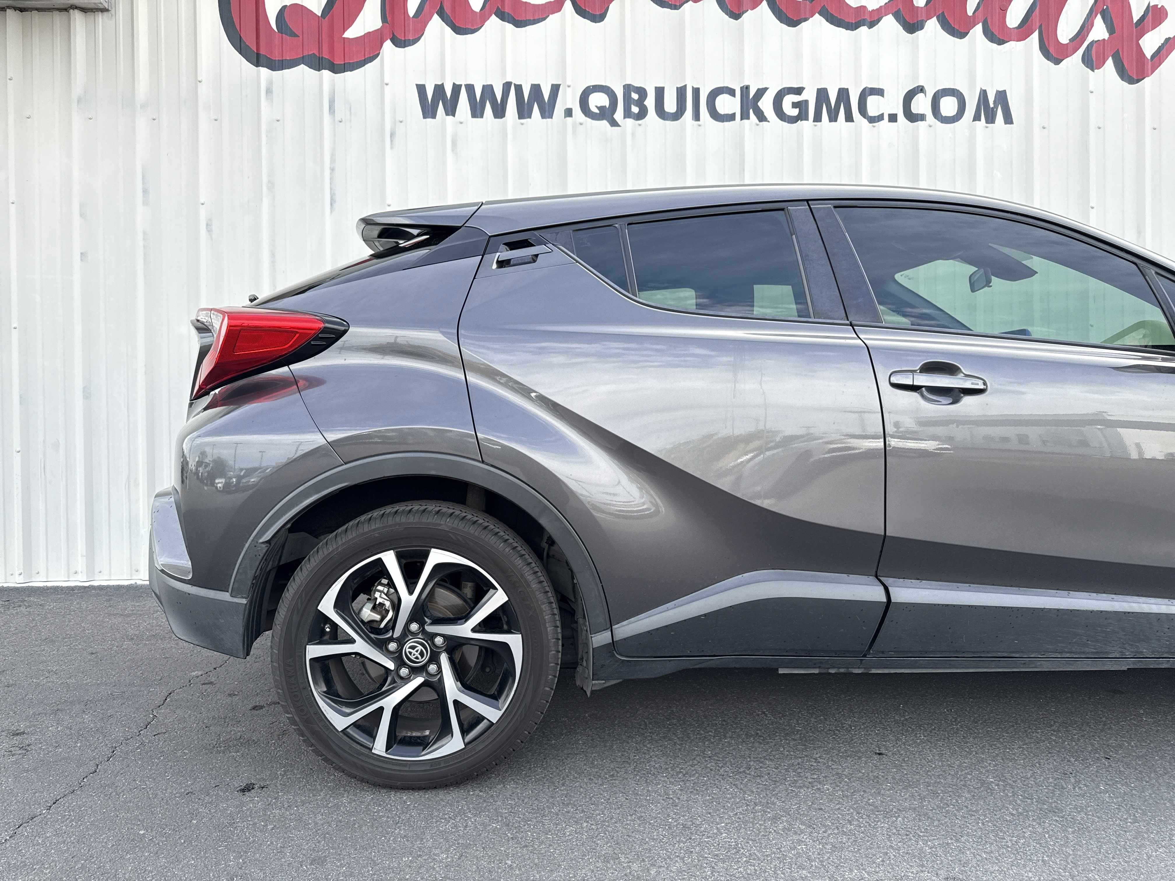 Used 2020 Toyota C-HR XLE image 10