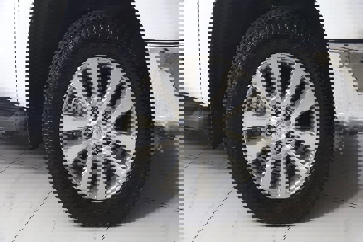 Used 2014 Toyota Tundra Limited w/ Limited Premium Package image 14