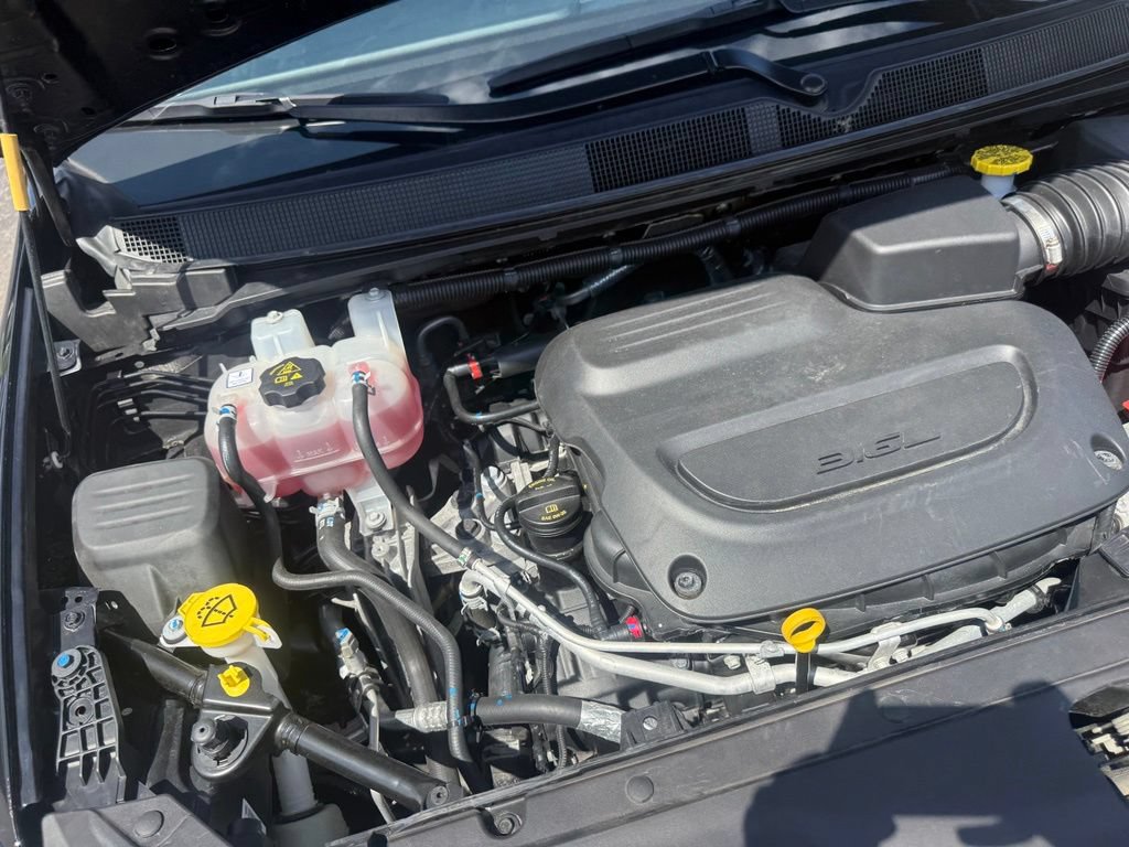 Used 2025 Chrysler Pacifica Select FWD image 63